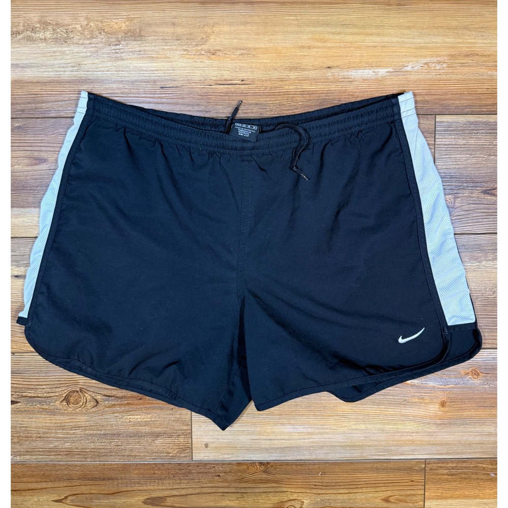 Nike Team Dri-FIT Running Shorts Mens Medium Black White Mesh Athletic Gym 3.5in